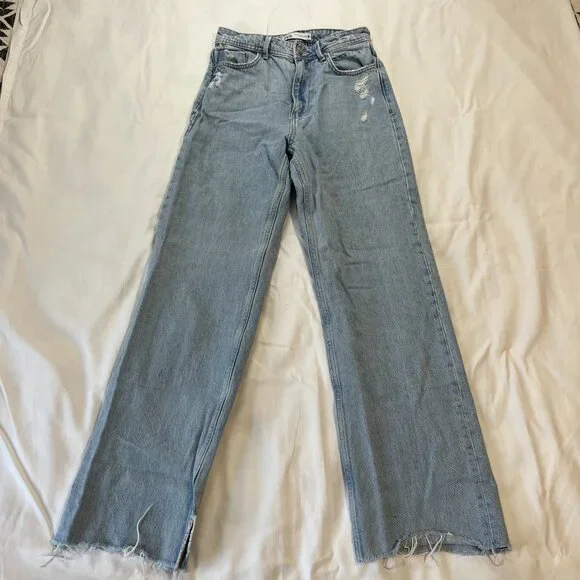 Zara Hi-Rise Cropped Wide Leg Fringe Cuff Light Wash Denim Jeans | Size 4 - Picture 6 of 10